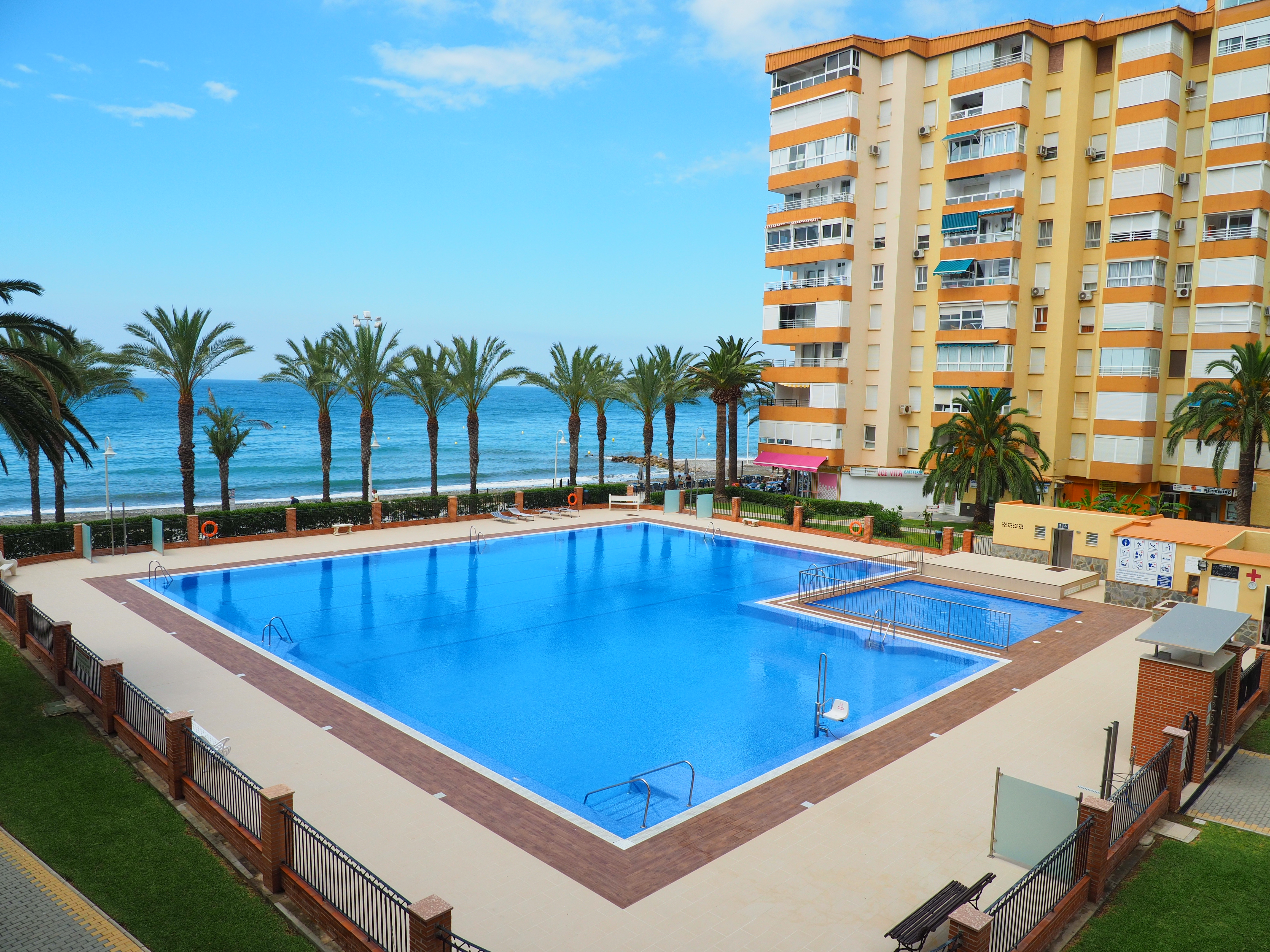 Apartamentos Intercentro Algarrobo