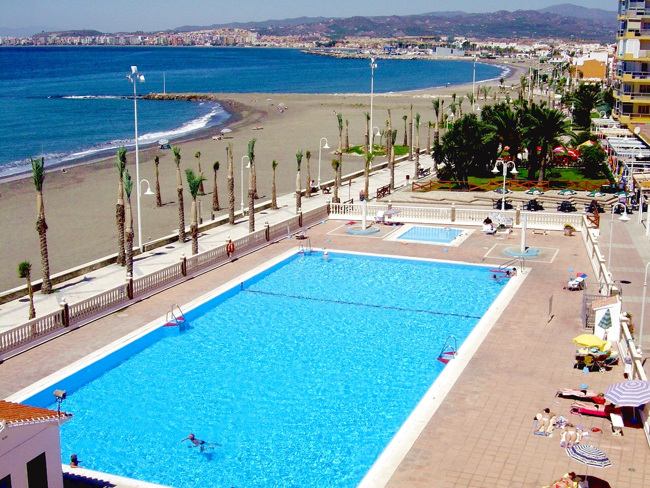 Apartamentos Intercentro Algarrobo