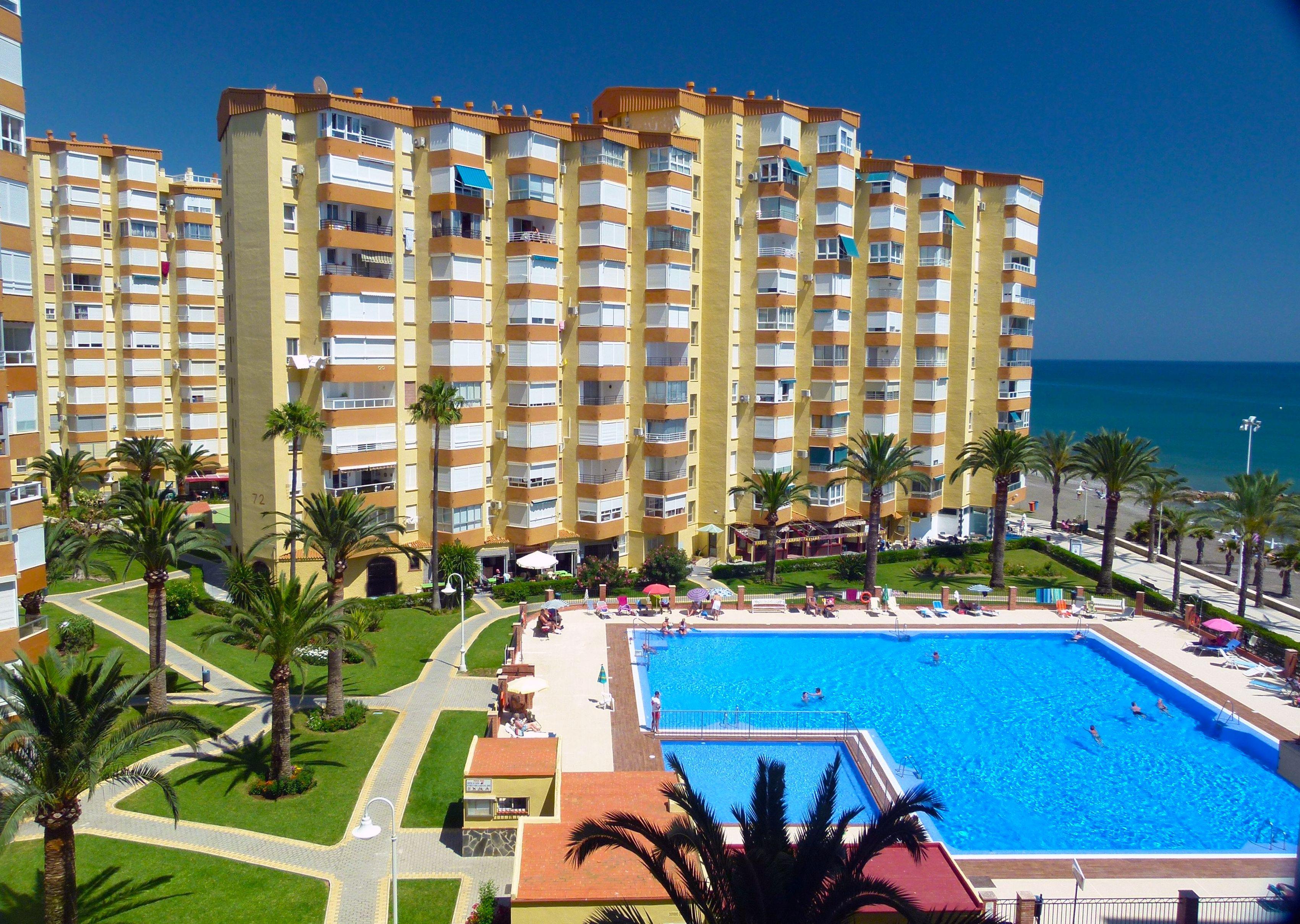 Apartamentos Intercentro Algarrobo