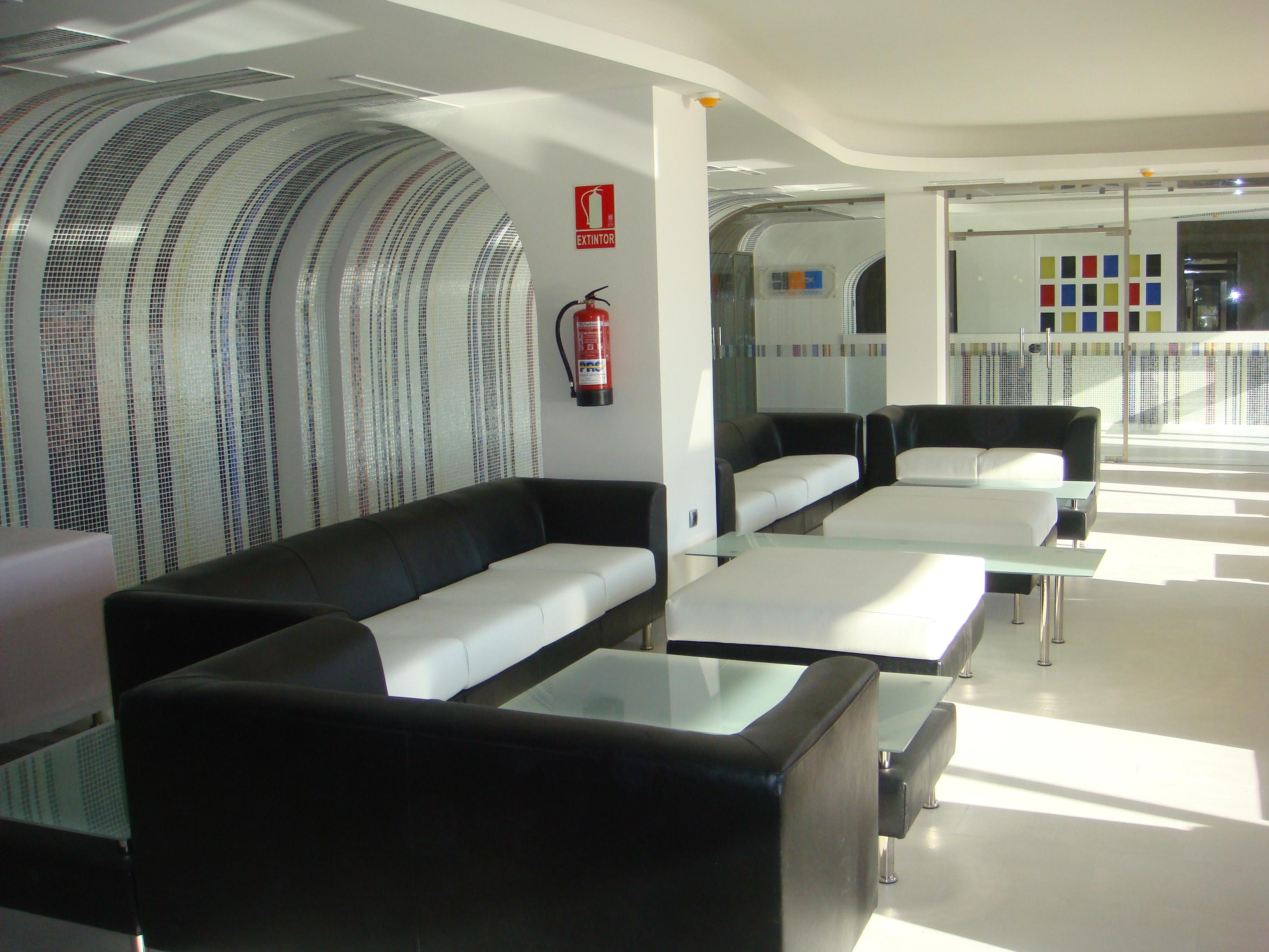 ON ALETA ROOM