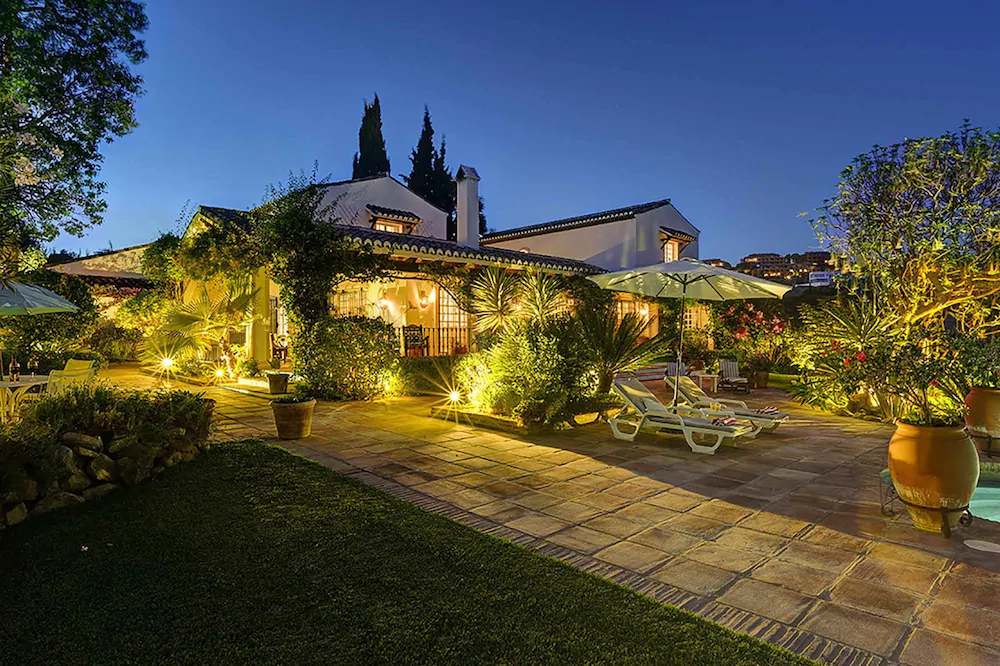 Villa Ladyville