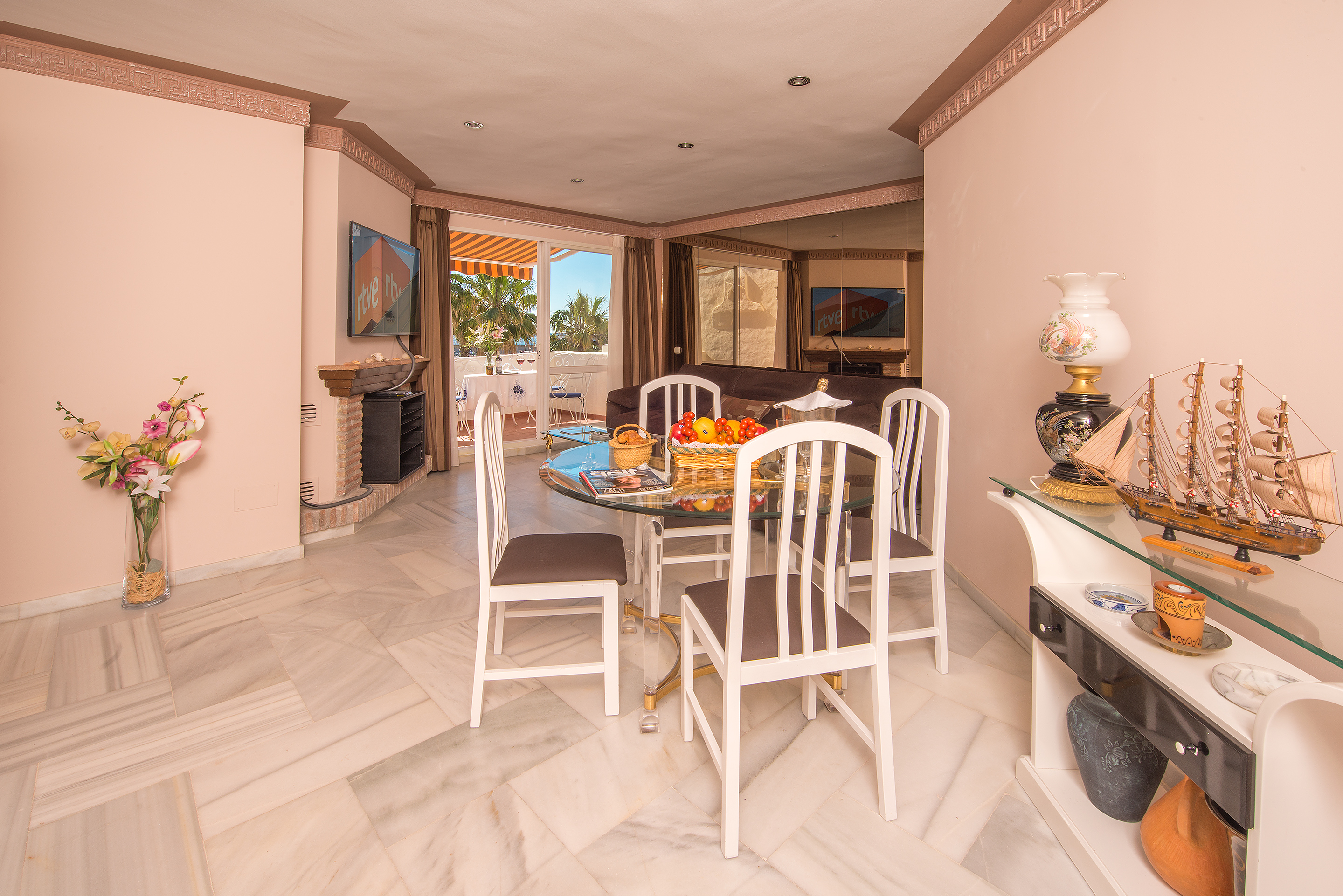 Apartamentos Puerto Marina Beach