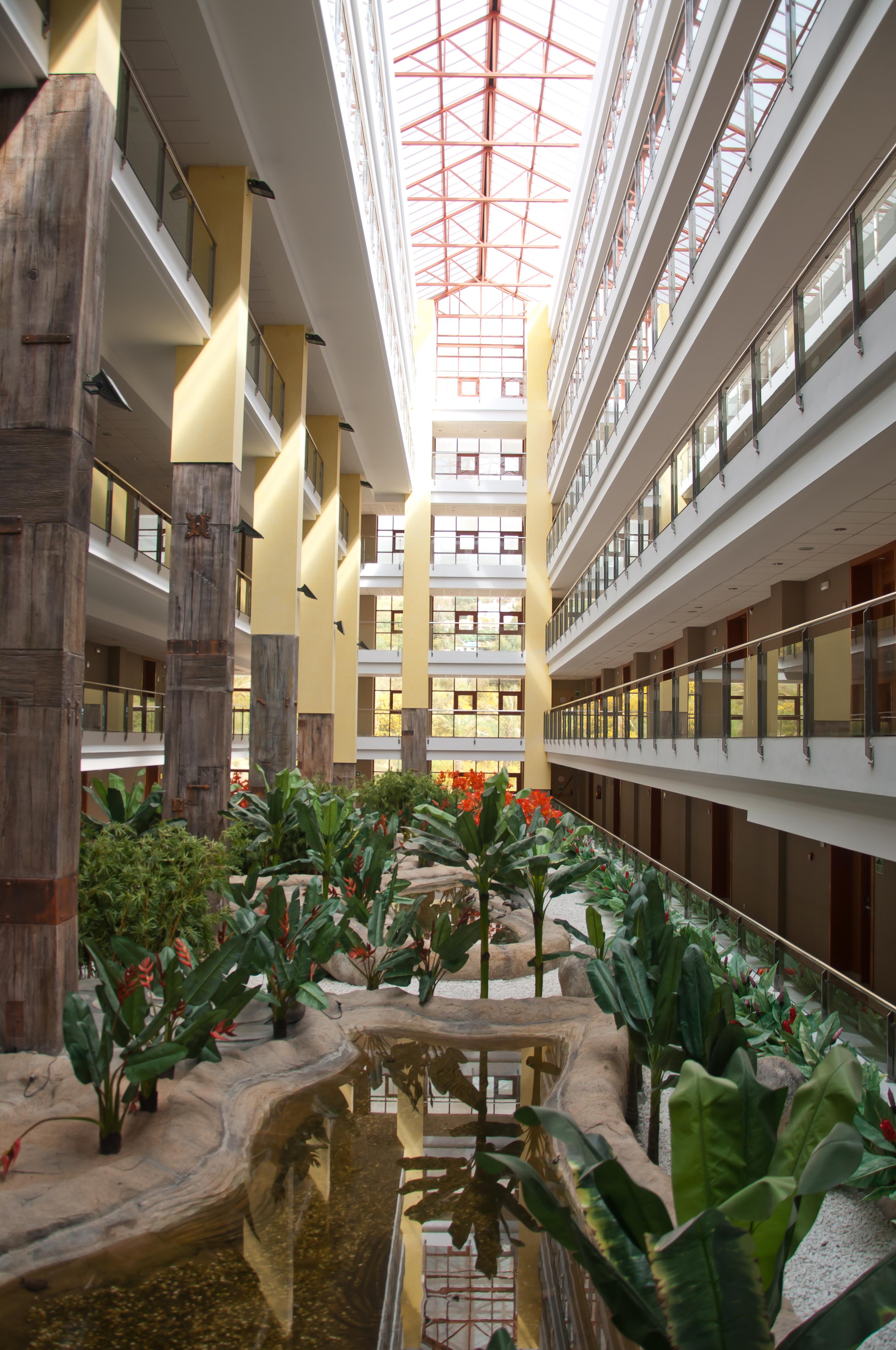 Holiday World Polynesia Hotel