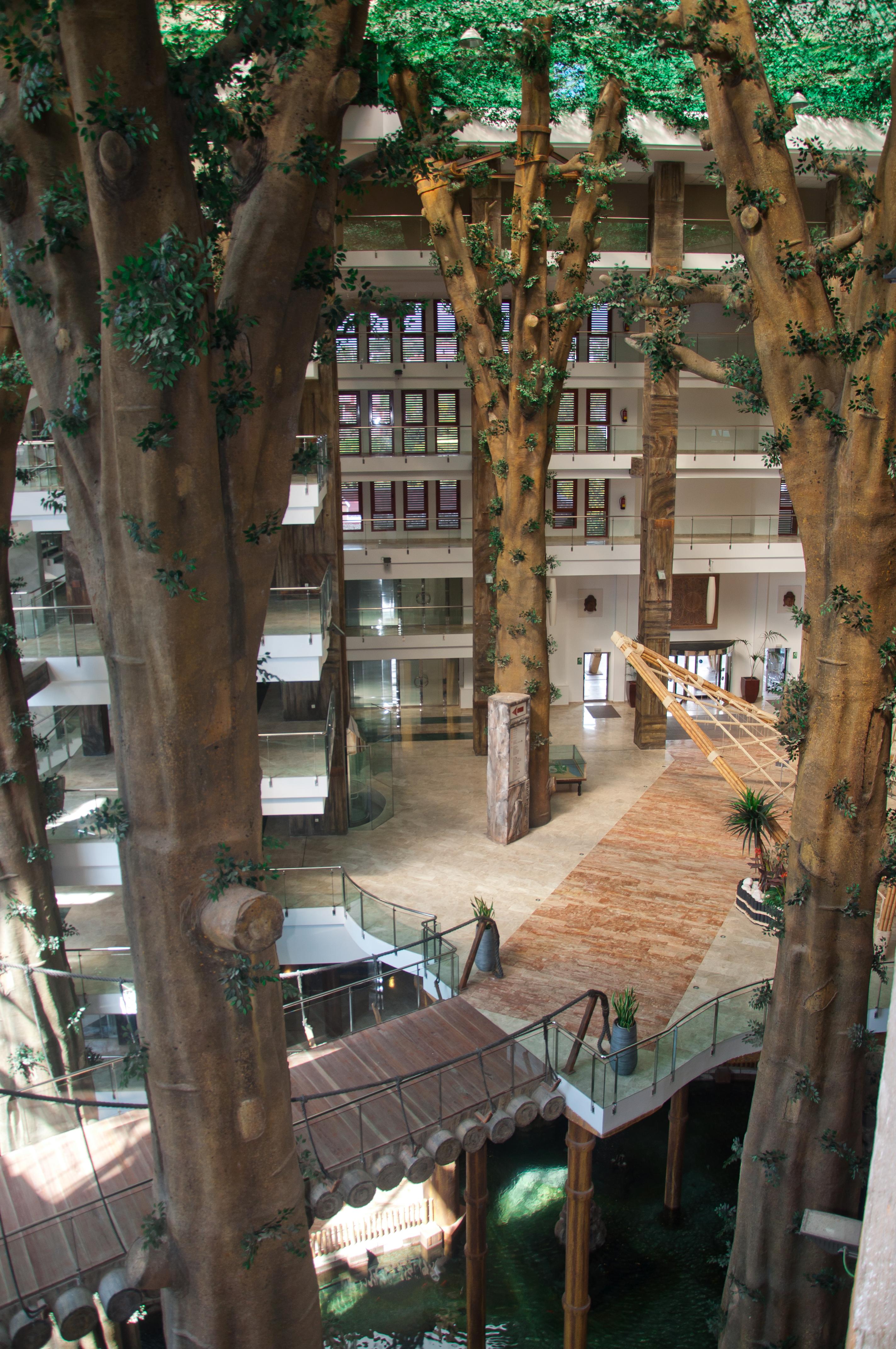 Holiday World Polynesia Hotel