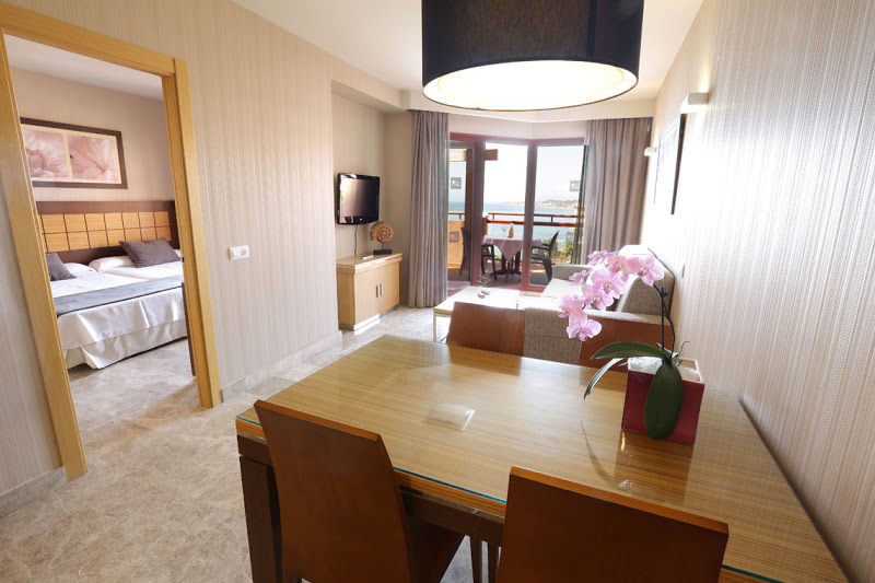 Holiday World Polynesia Hotel