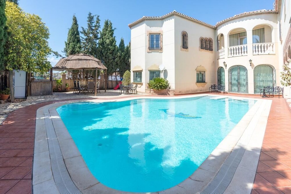 MalagaSuite Fancy House