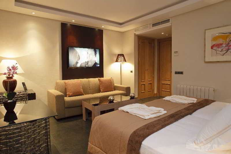 ArtPlatinum Suites & Apartments