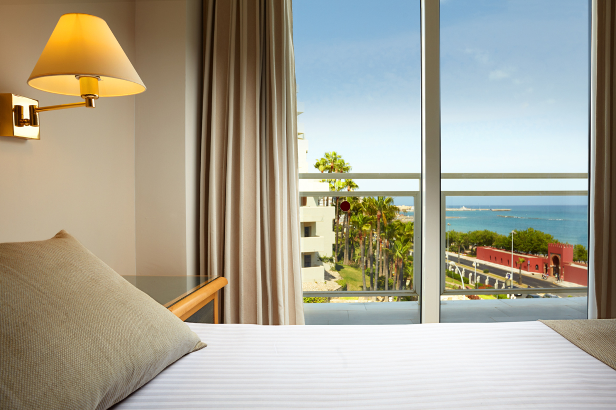 Hotel Las Arenas Affiliated by Meliá