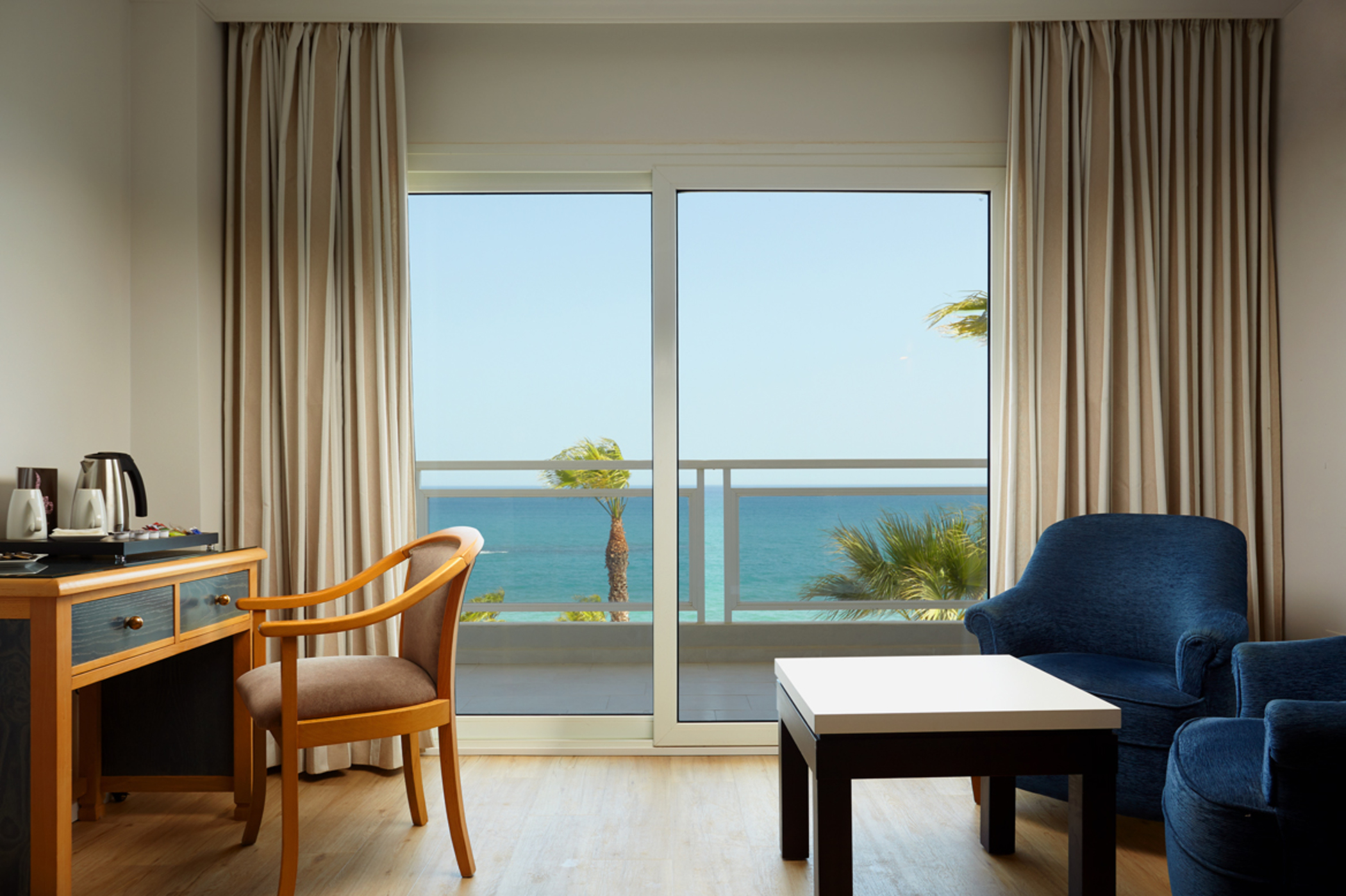Hotel Las Arenas Affiliated by Meliá