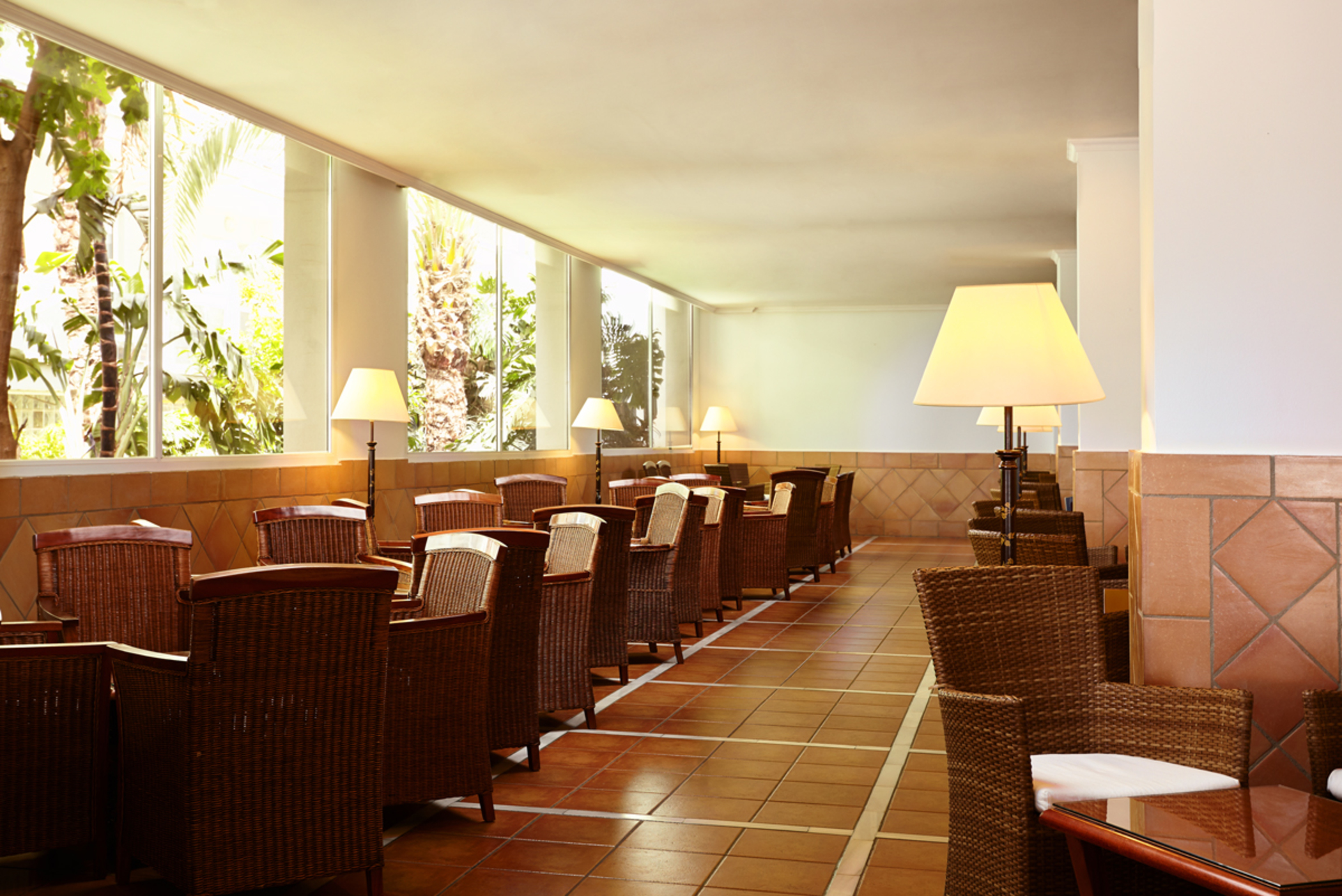 Hotel Las Arenas Affiliated by Meliá
