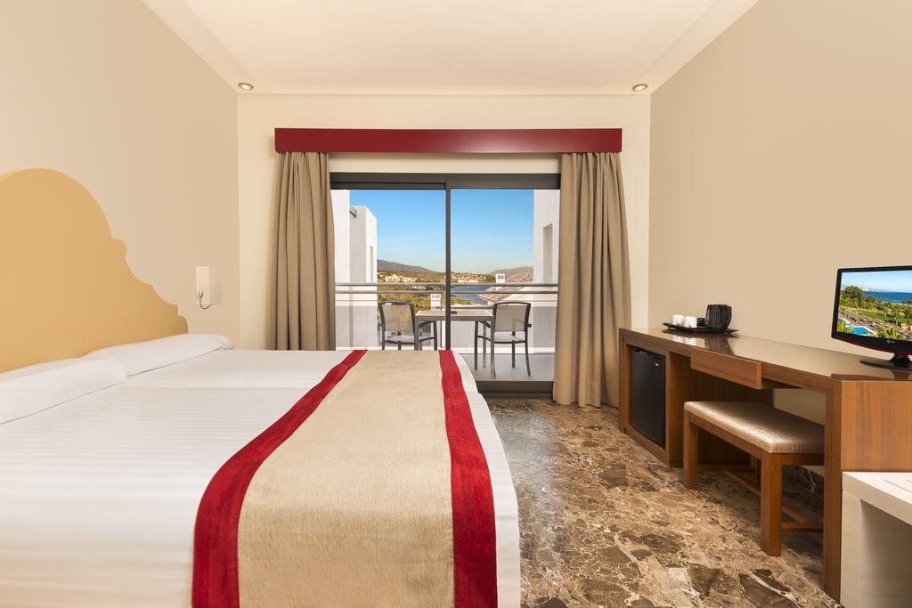 Estepona Hotel & Spa Resort