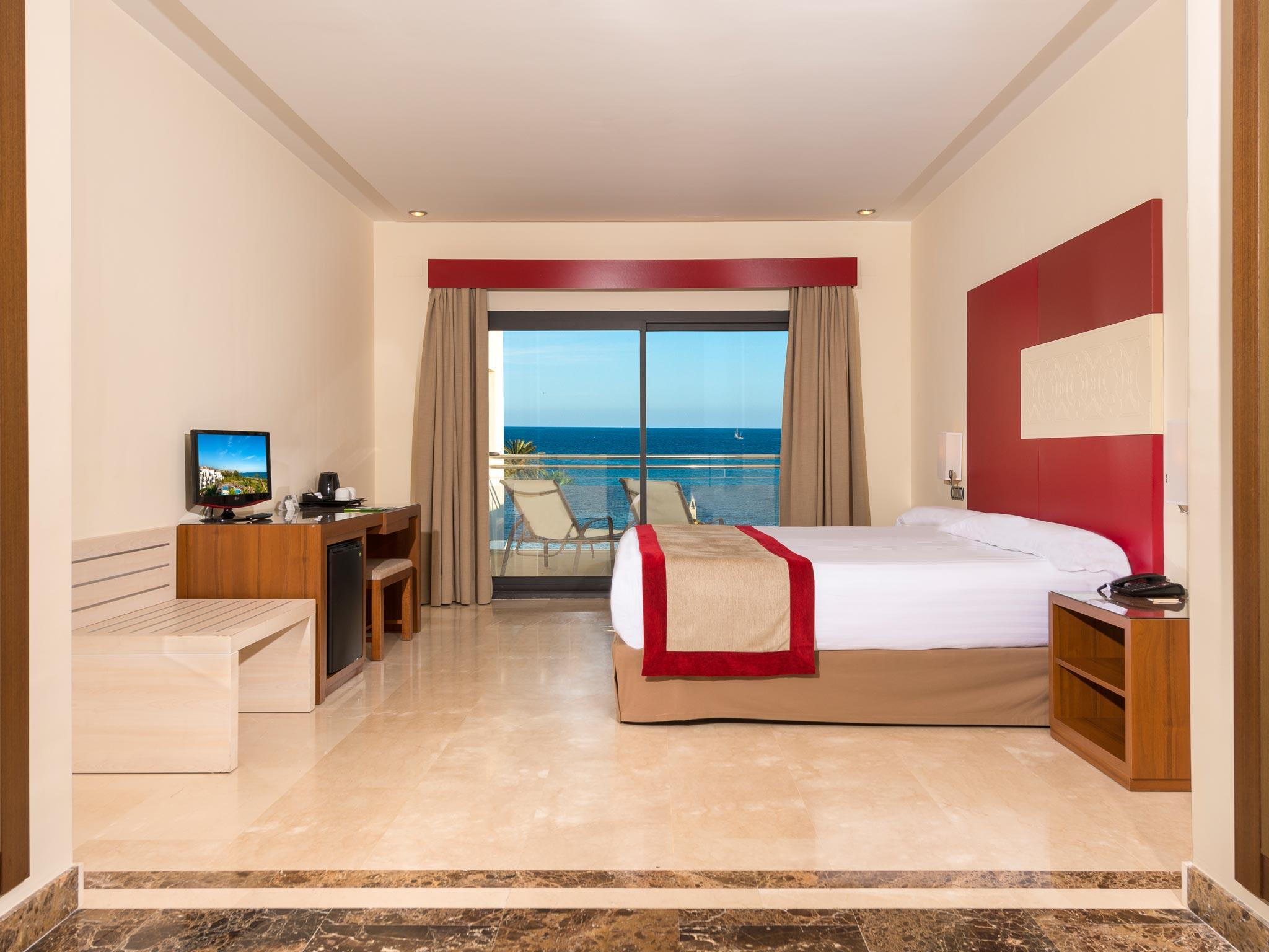 Estepona Hotel & Spa Resort