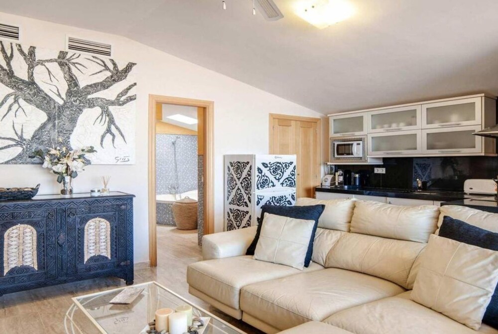 Holidays2Fuengirola Center & Boliches