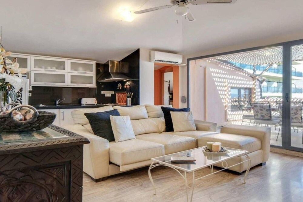 Holidays2Fuengirola Center & Boliches