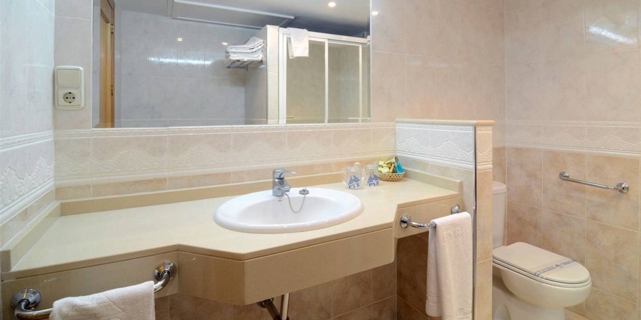 Hotel Apartamentos Pyr Fuengirola