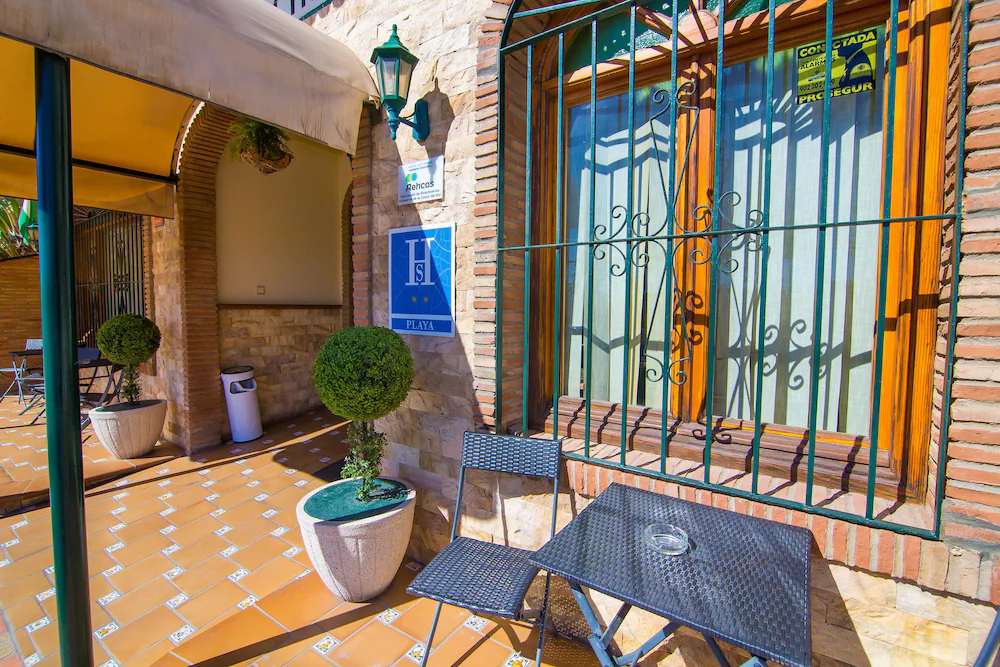 Los Corchos Hostal