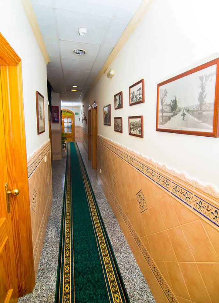 Los Corchos Hostal