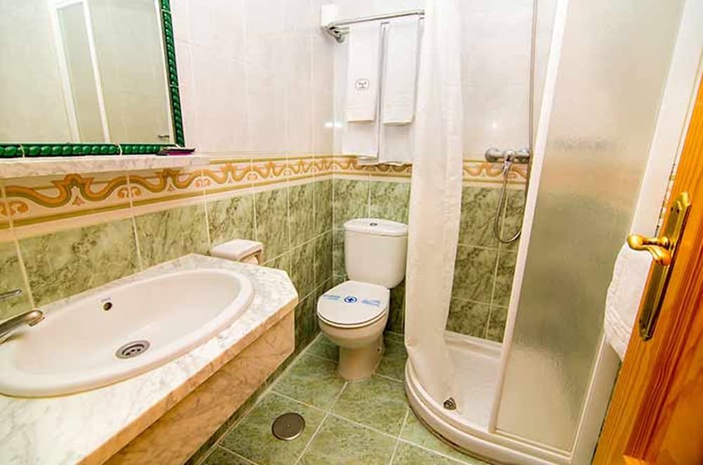 Los Corchos Hostal