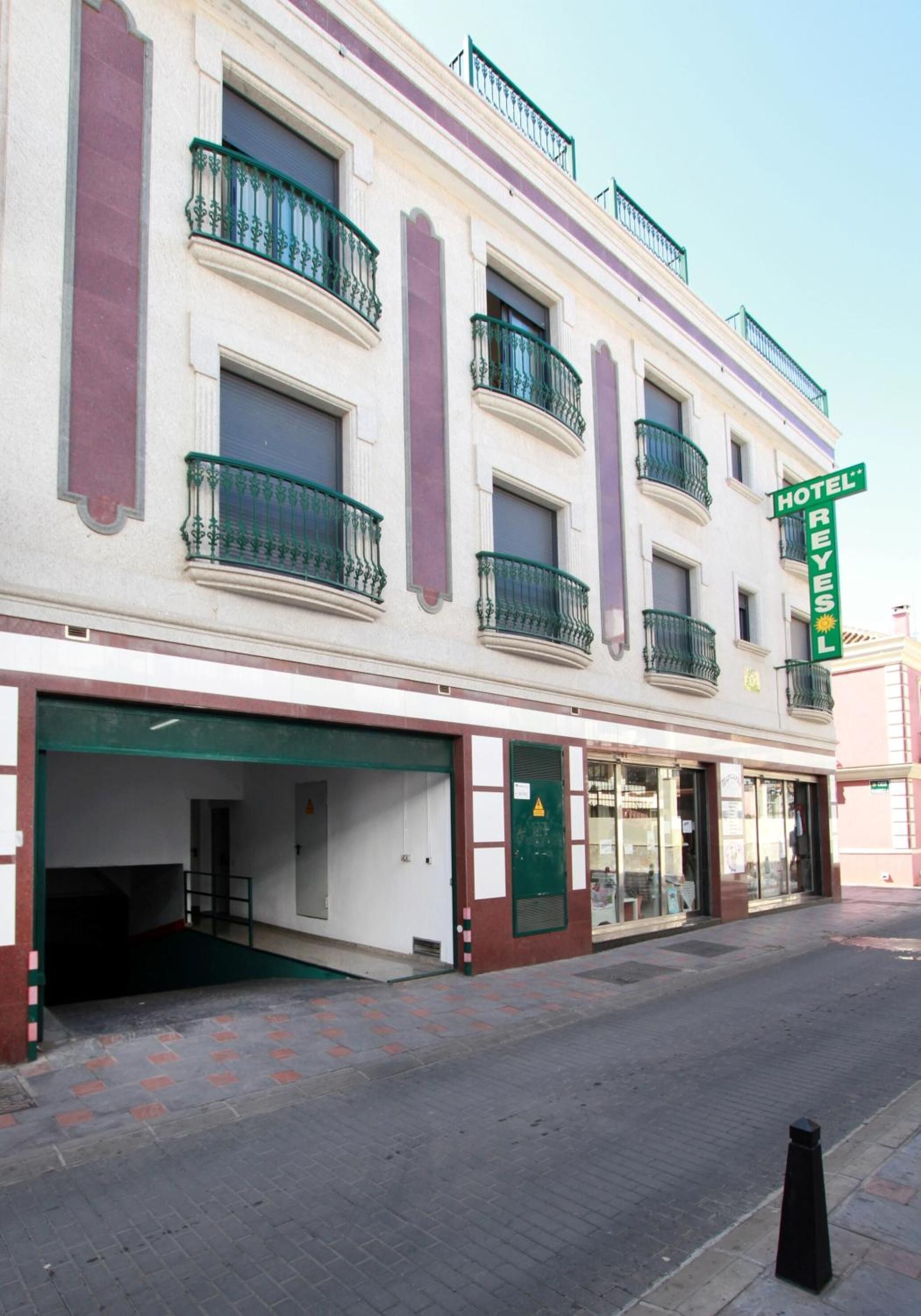 Reyesol