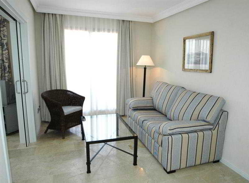 Manilva Green
