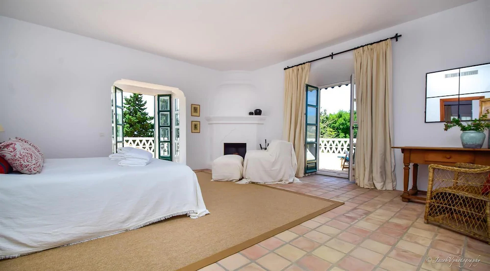 A Real Oasis In Colonial Style Villa