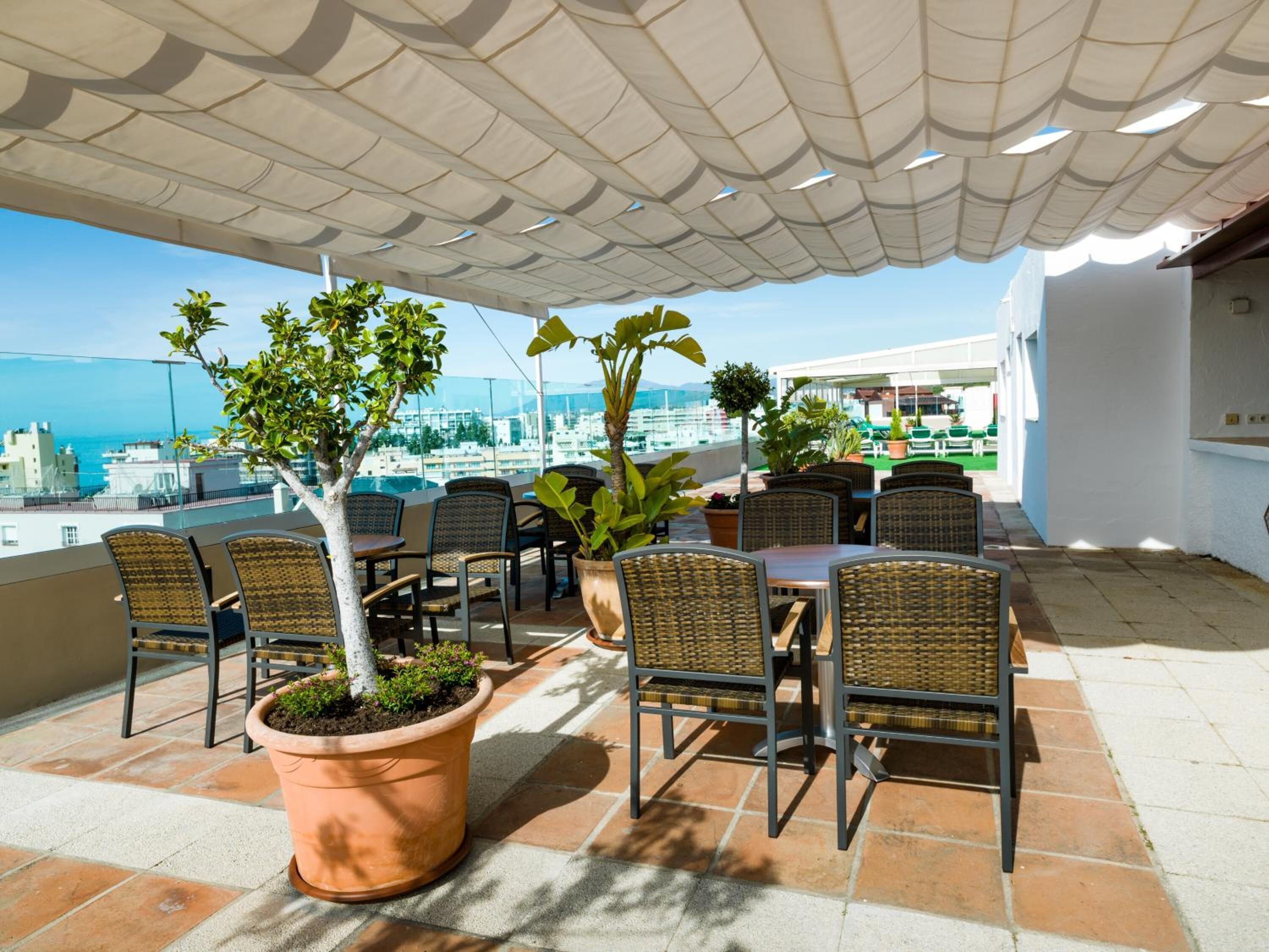 El Hotel Monarque el Rodeo