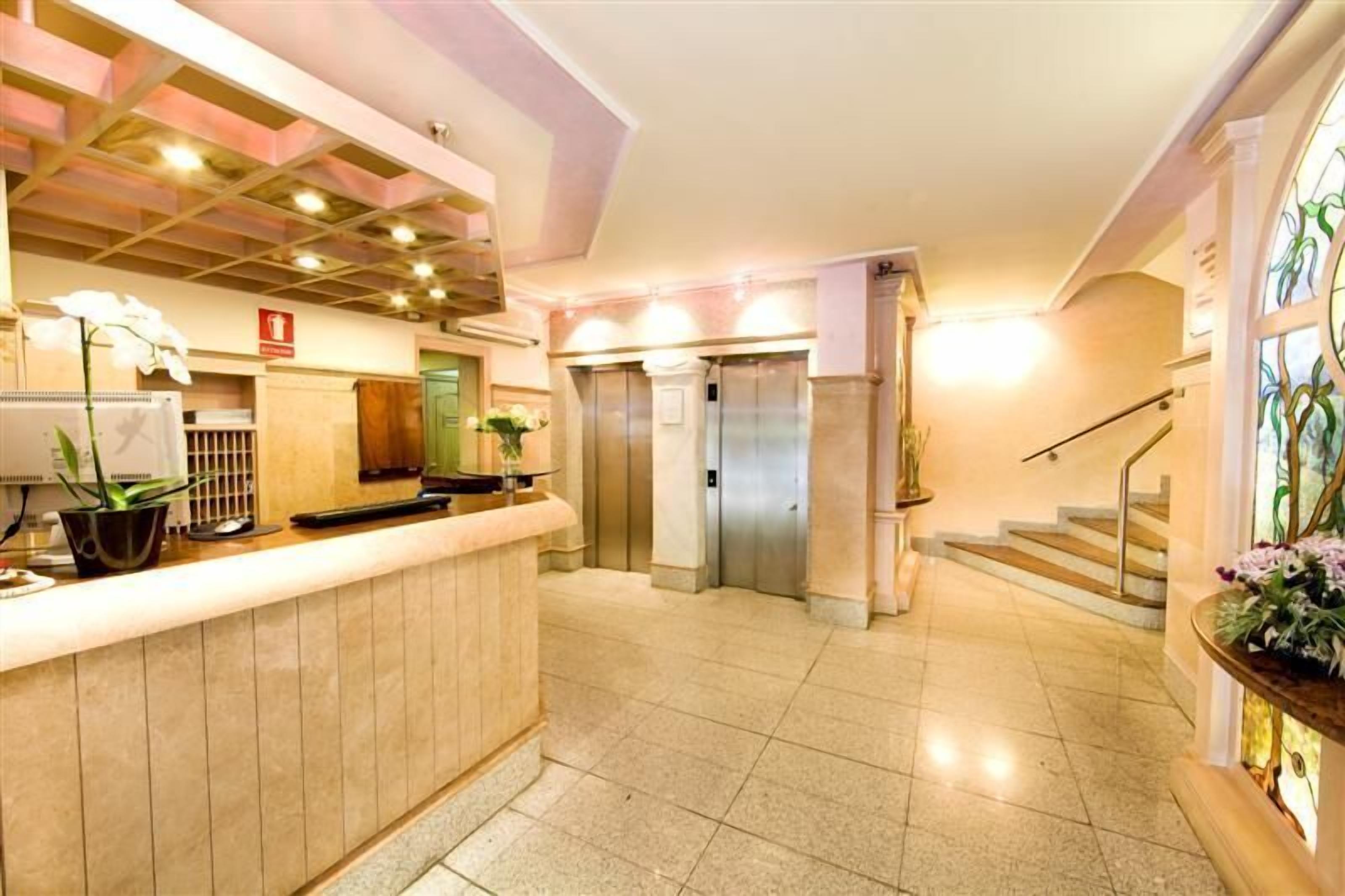 El Hotel Monarque el Rodeo