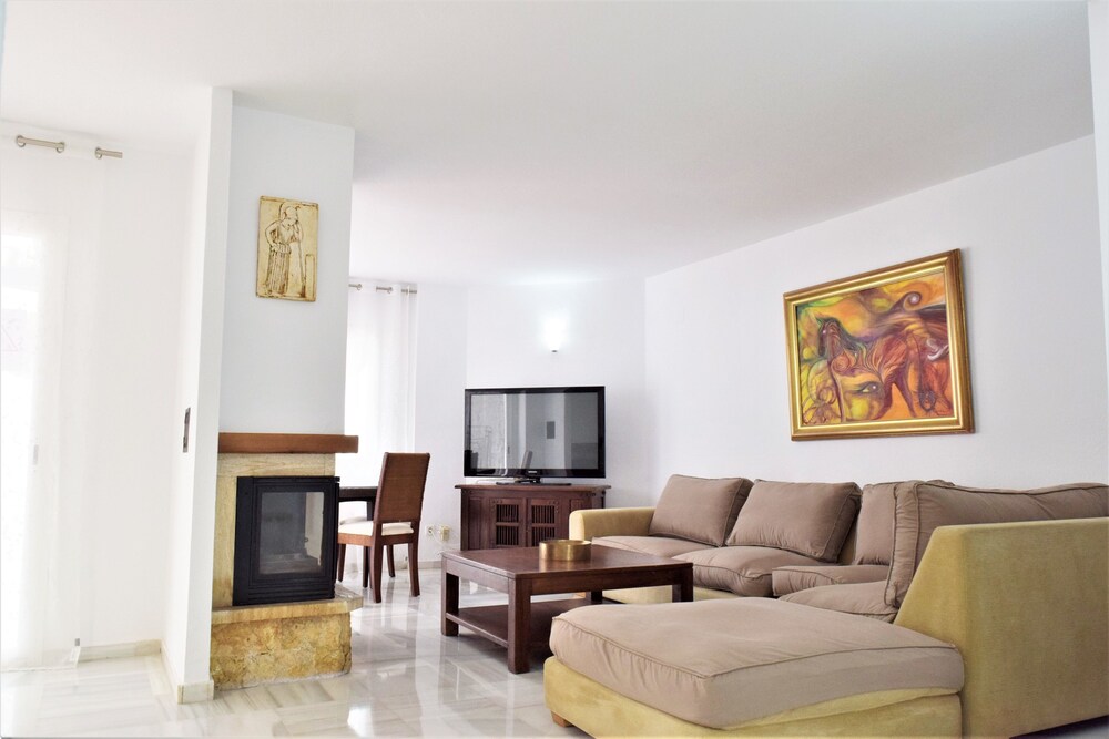 Apartamentos Serinamar Naranjos de Marbella