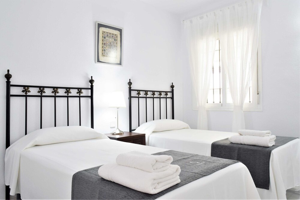 Apartamentos Serinamar Naranjos de Marbella