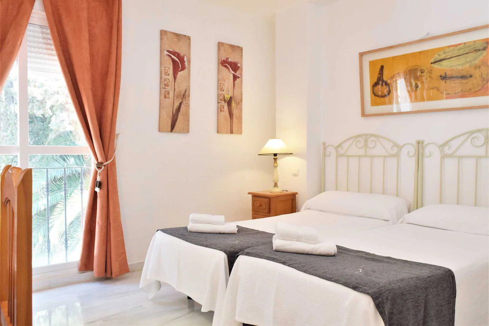 Apartamentos Serinamar Naranjos de Marbella