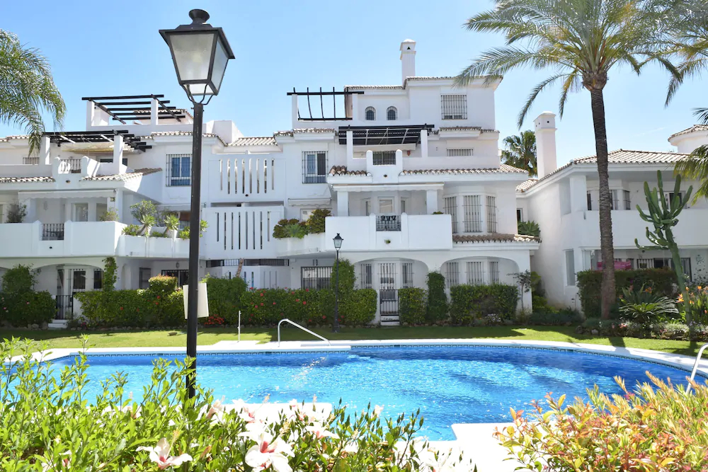 Apartamentos Serinamar Naranjos de Marbella
