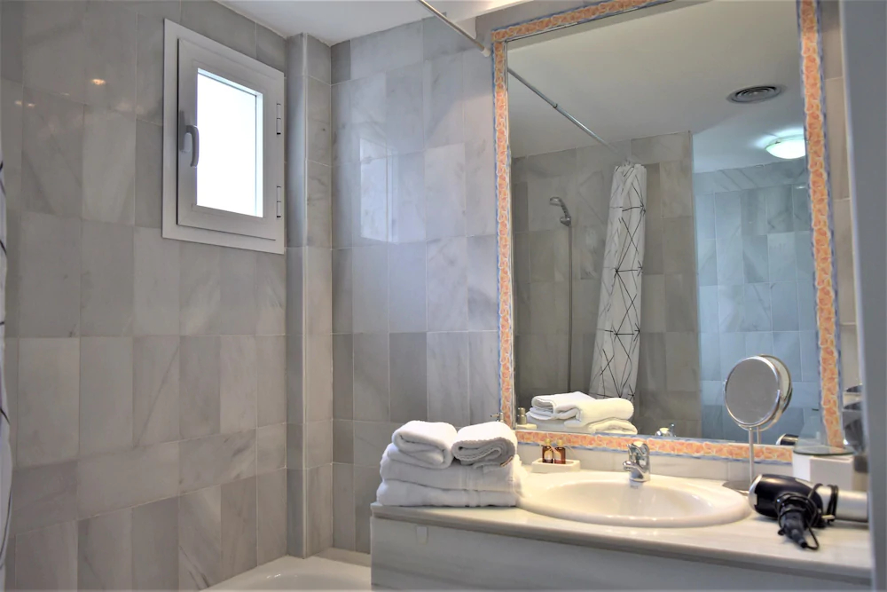 Apartamentos Serinamar Naranjos de Marbella