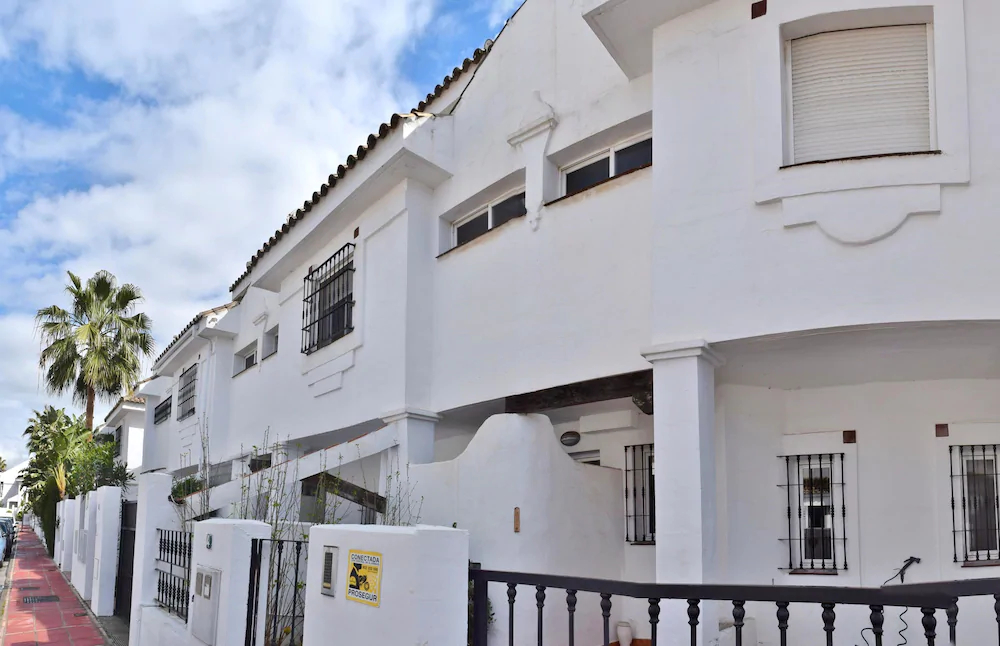 Apartamentos Serinamar Naranjos de Marbella
