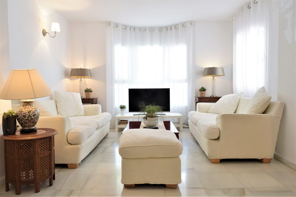 Apartamentos Serinamar Naranjos de Marbella