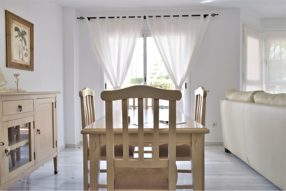 Apartamentos Serinamar Naranjos de Marbella