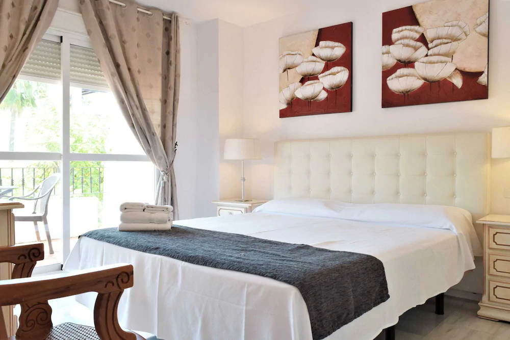 Apartamentos Serinamar Naranjos de Marbella