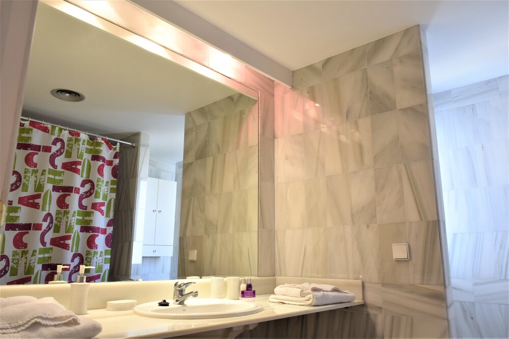 Apartamentos Serinamar Naranjos de Marbella