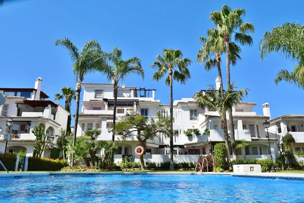 Apartamentos Serinamar Naranjos de Marbella