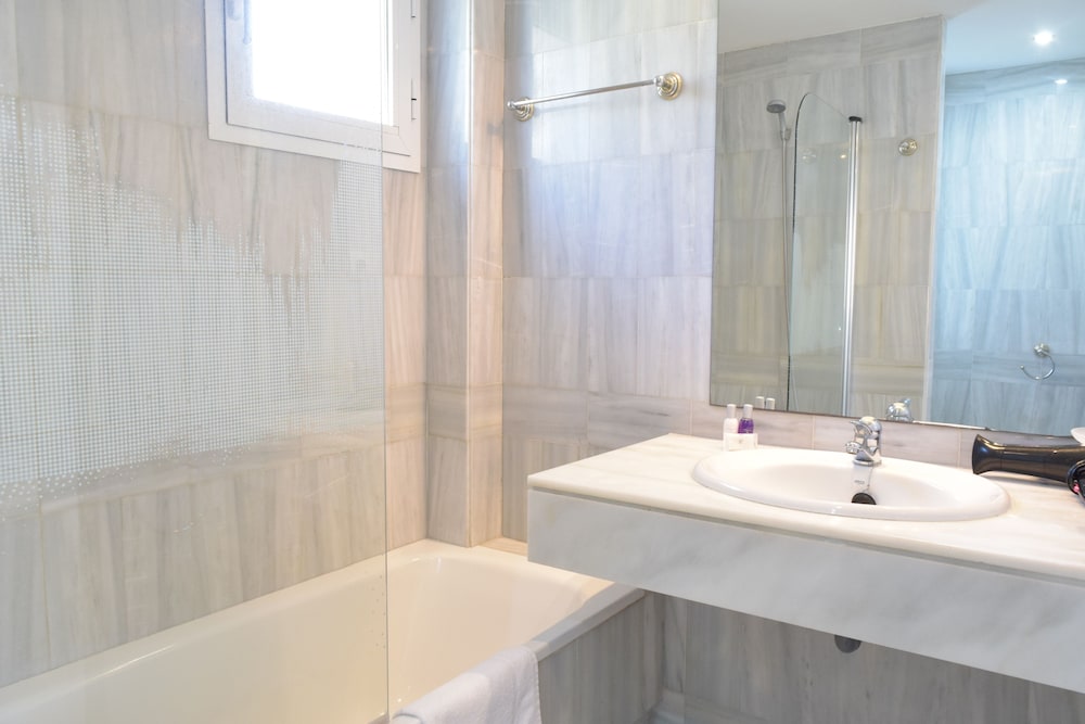 Apartamentos Serinamar Naranjos de Marbella