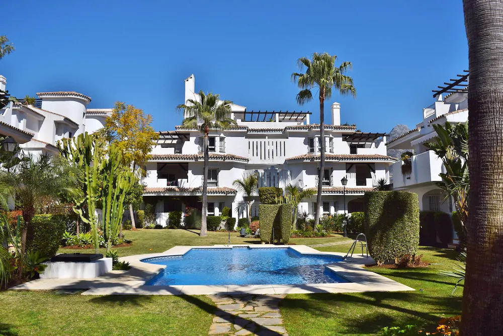 Apartamentos Serinamar Naranjos de Marbella