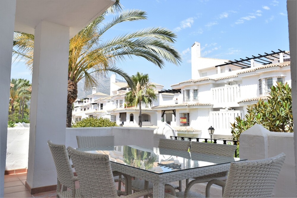 Apartamentos Serinamar Naranjos de Marbella