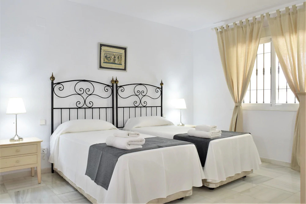 Apartamentos Serinamar Naranjos de Marbella