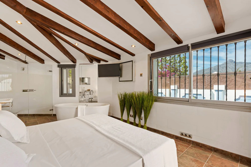 Molo Luxury Suites Puerto Banus