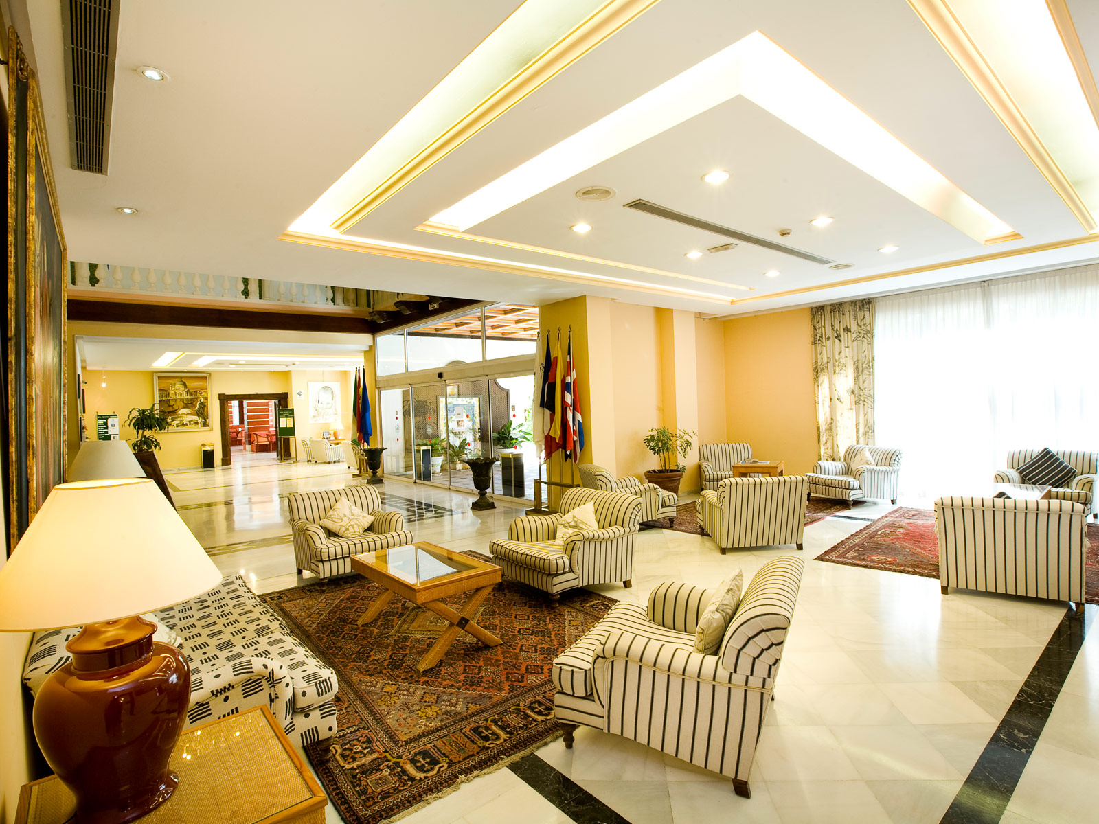 Monarque Sultán Aparthotel