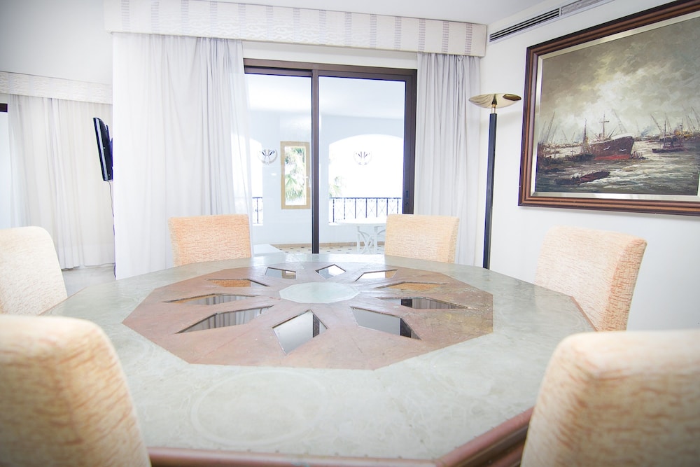 Park Plaza Suites Apartamentos