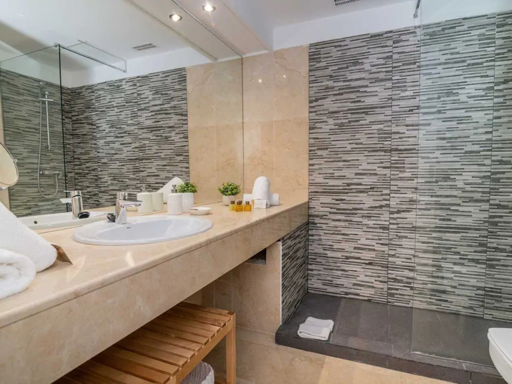 Rio Real Sunshine Retreat