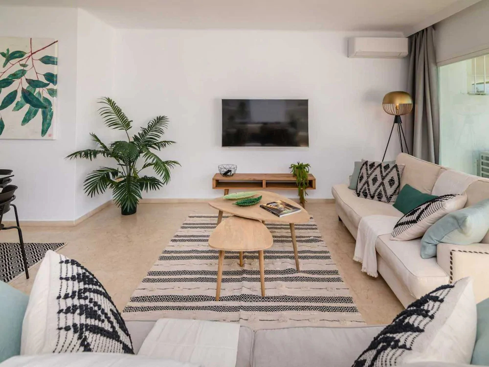 Rio Real Sunshine Retreat