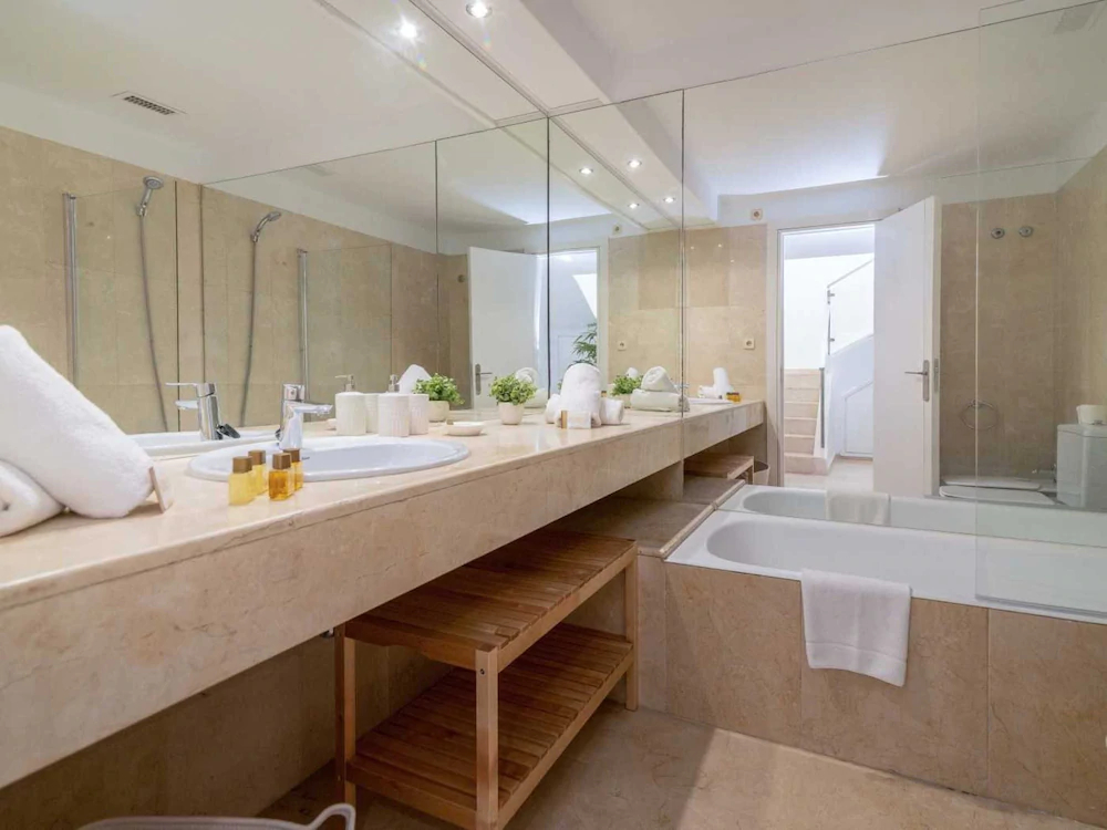 Rio Real Sunshine Retreat