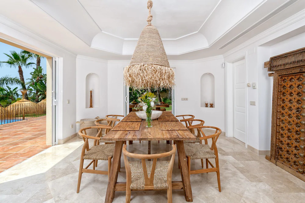 Solaga - Villa Los Monteros