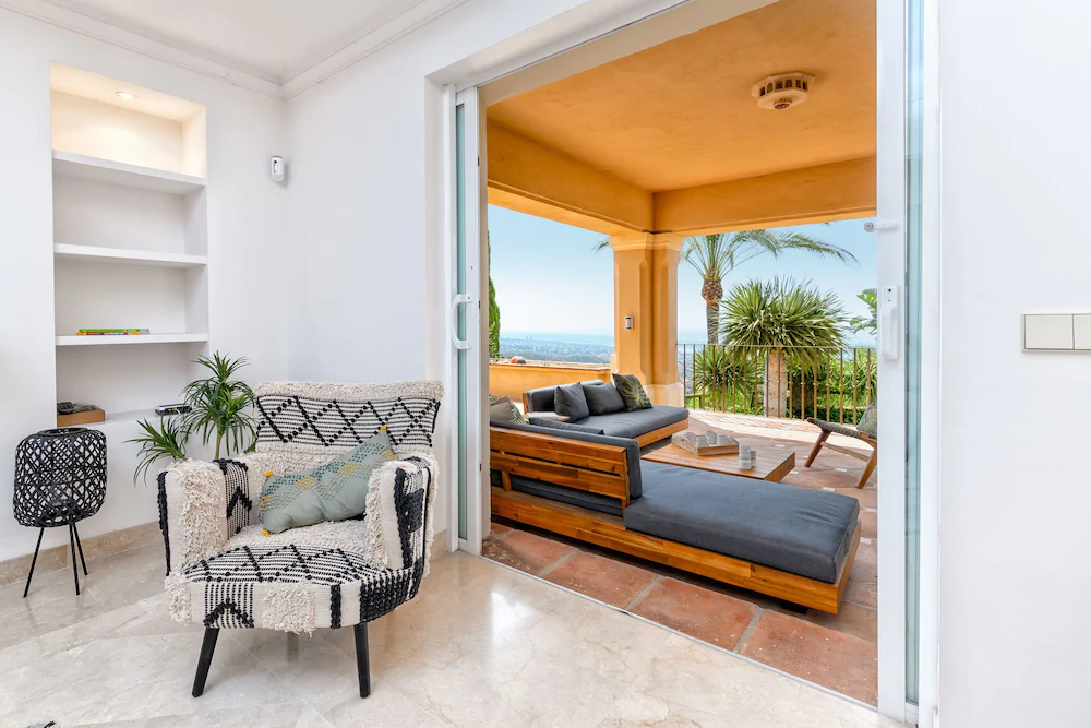 Solaga - Villa Los Monteros